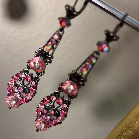 Pink jewels black metal clasp dangle earrings sparkly costume jewelry hang 3” - Picture 3 of 17